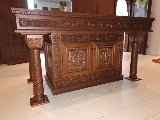 Sfântă Masă bizantină sculptată în relief