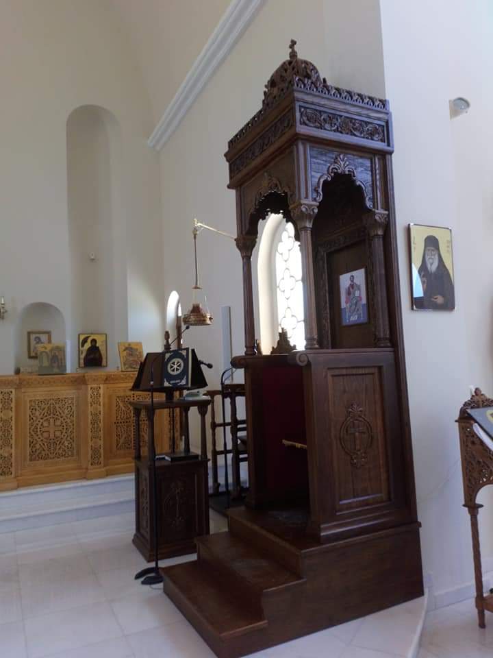 Резбарени епископски трон — Д 126