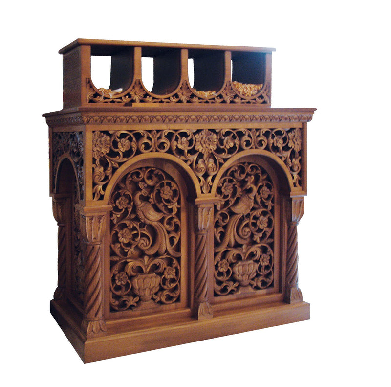 Mobilier sculptat în lemn pentru pangar