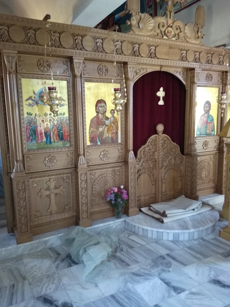 ხის მოჩუქურთმებული კანკელი