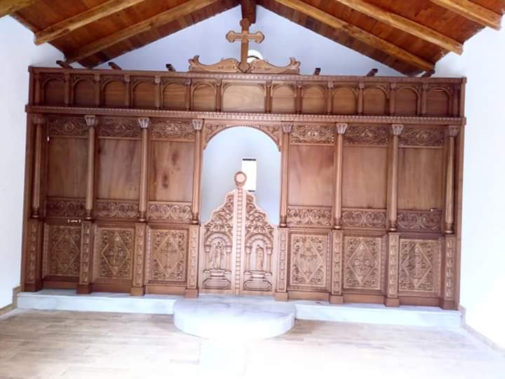 ხის მოჩუქურთმებული კანკელი