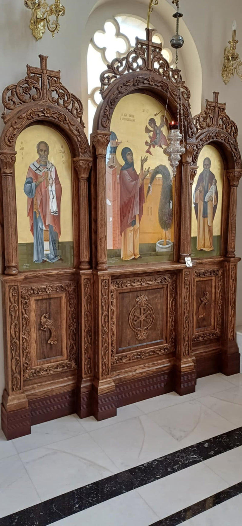 Різьблений кіот