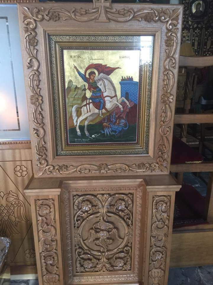 Різьблений кіот