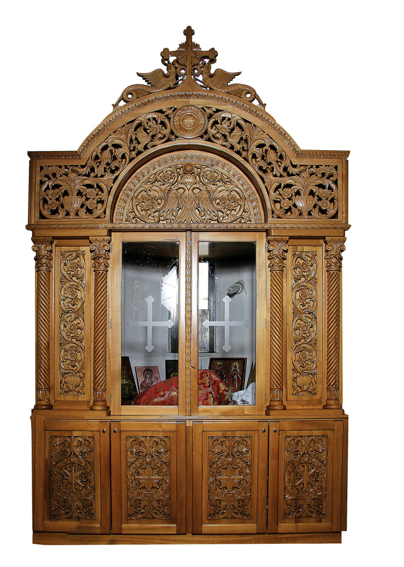 Резбарени црквени жртвеник