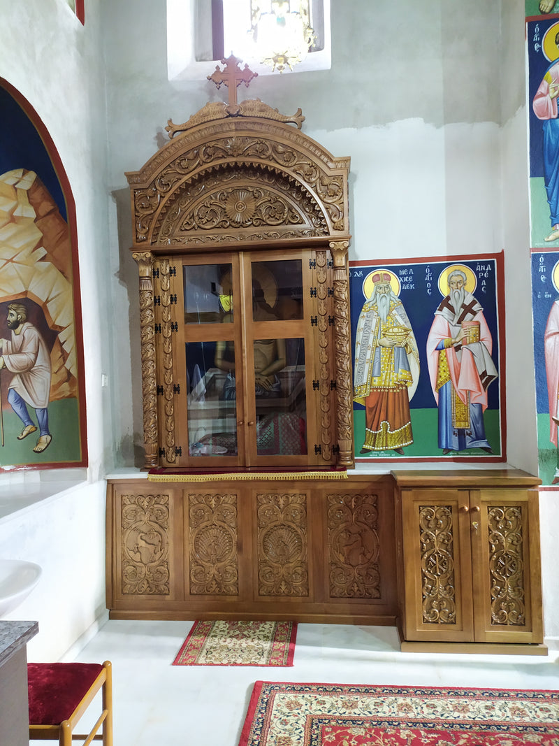 Резной жертвенник