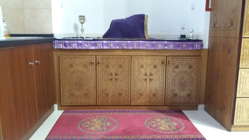 Резбарени црквени жртвеник