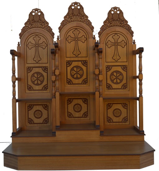 Scaun sculptat din lemn pentru psalți — Α 043