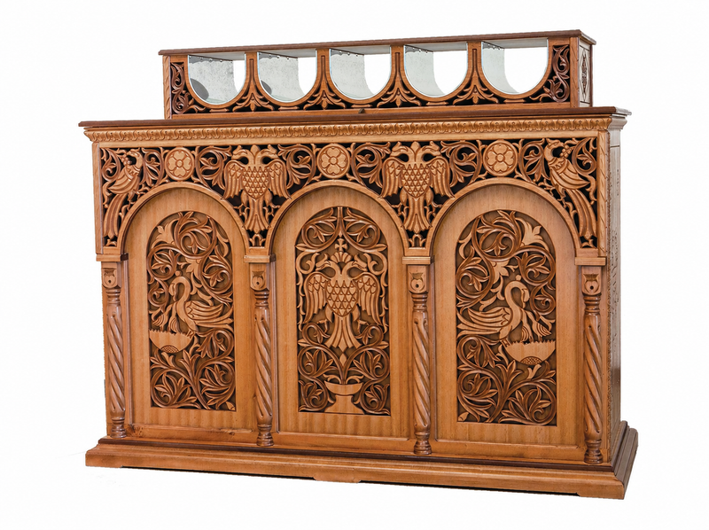 Mobilier sculptat în lemn pentru pangar