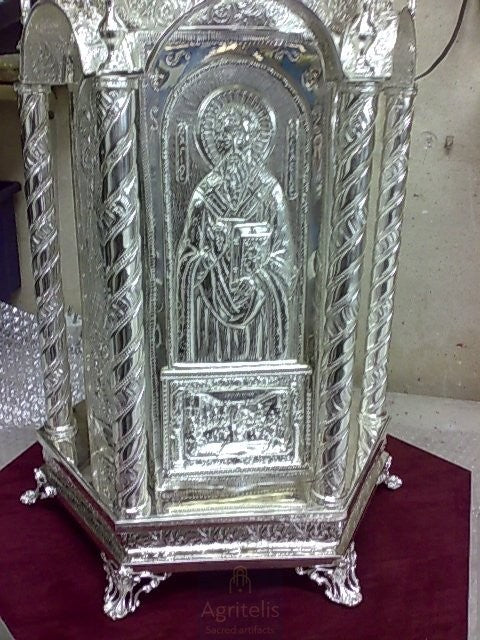 Дарохранителница от масивно сребро